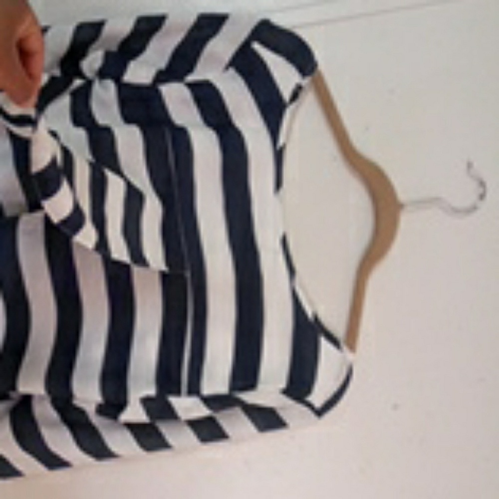 Blouses - Picture 2 of 2